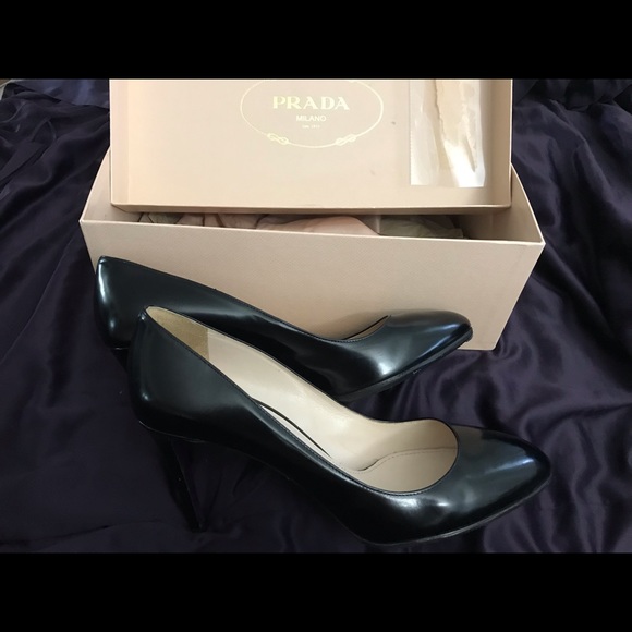 100% Auth. Prada Black Heels - Near Mint Cond. - Picture 2 of 8